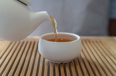 Steeping oolong tea